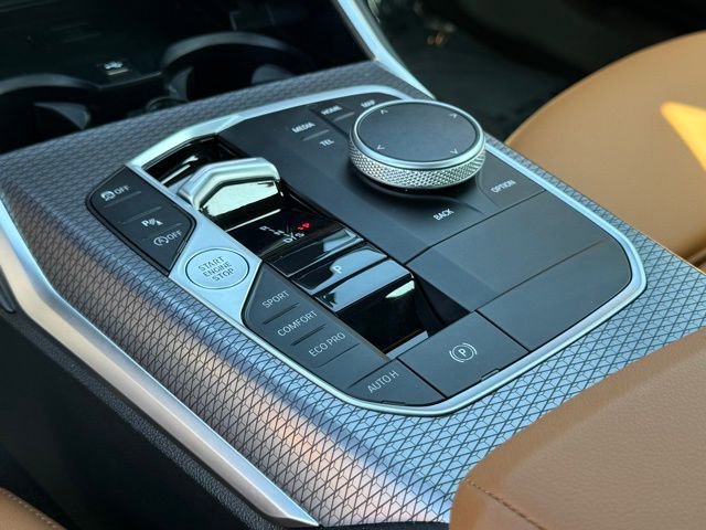 Used 2025 BMW 330i Sedan w/ Convenience Package image 26