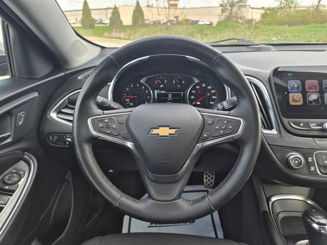 Used 2017 Chevrolet Malibu LT FWD image 17