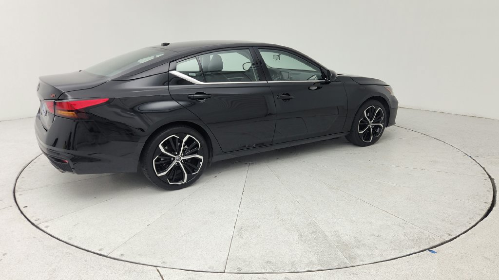 Used 2025 Nissan Altima 2.5 SR FWD image 7