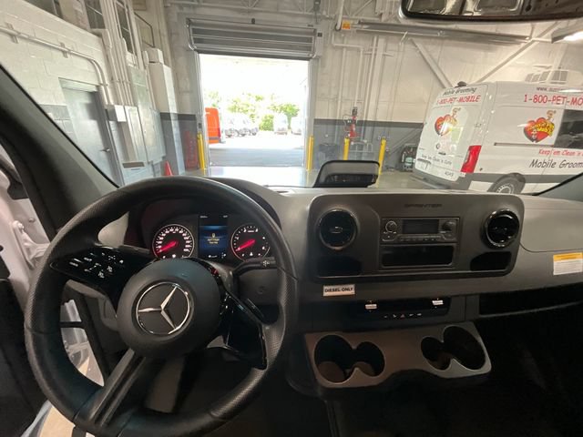 Used 2025 Mercedes-Benz Sprinter 2500 image 11