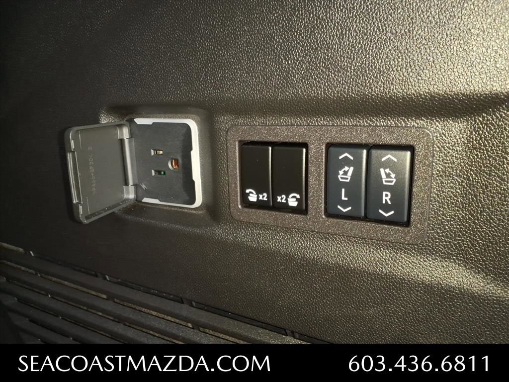 Used 2024 GMC Yukon AT4 w/ Technology Package image 14