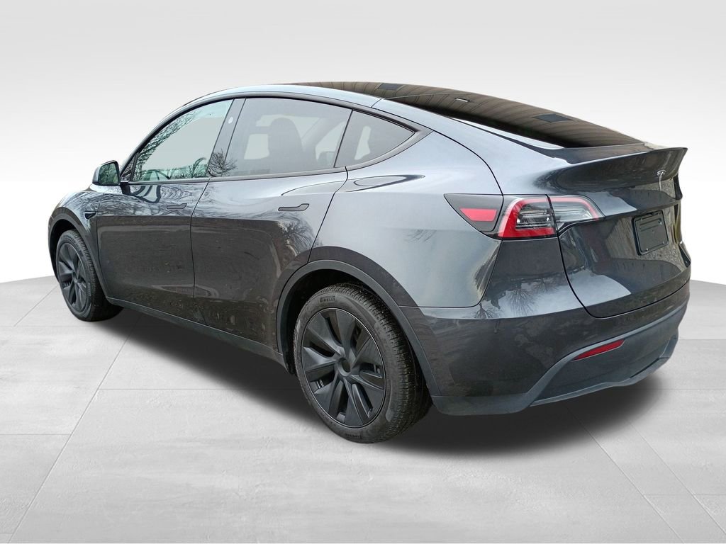 Used 2025 Tesla Model Y Long Range image 3
