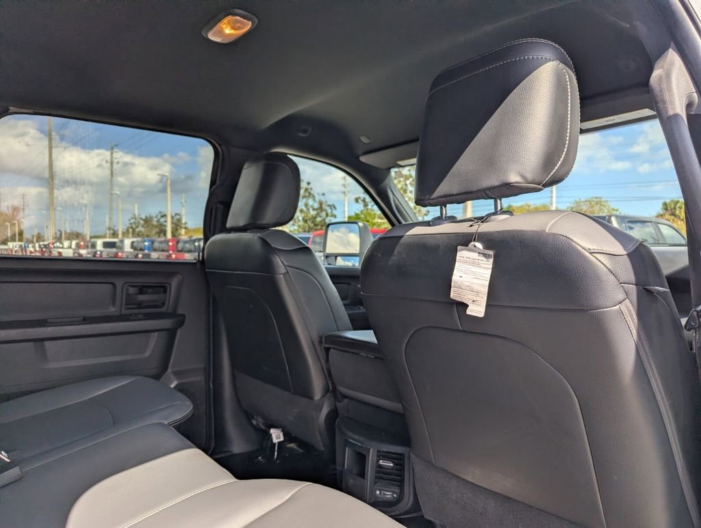 Used 2024 RAM 2500 Tradesman w/ Chrome Appearance Group image 12