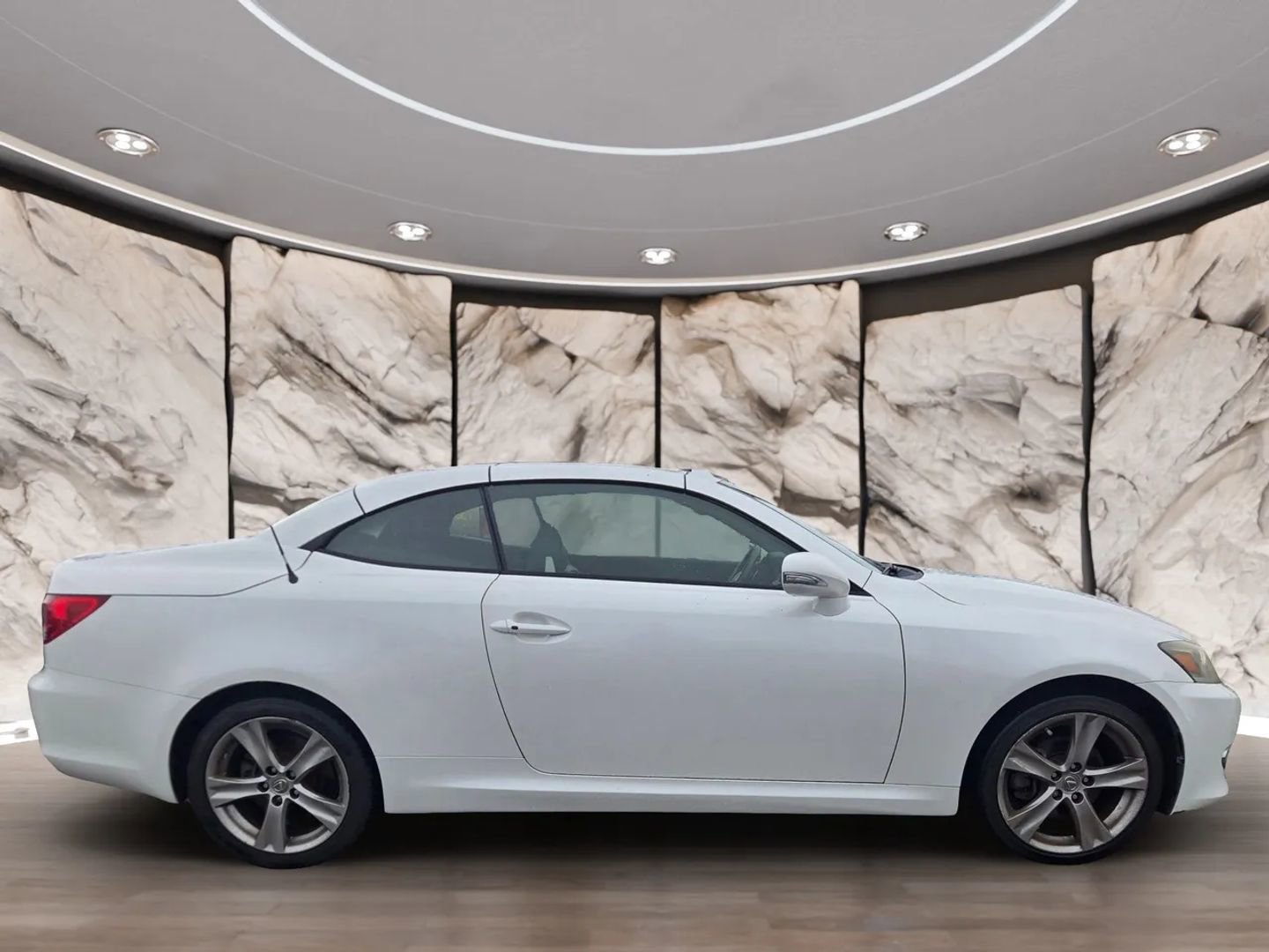 Used 2014 Lexus IS 250C image 4