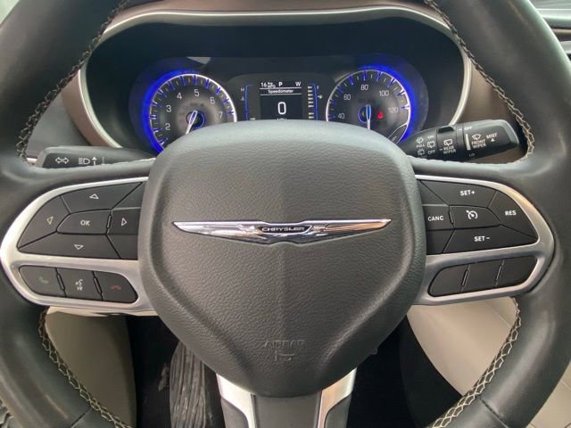 Used 2022 Chrysler Voyager LX FWD image 17