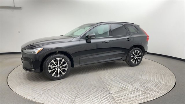 Used 2025 Volvo XC60 B5 Core image 6