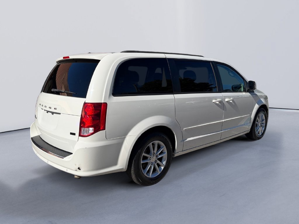 Used 2013 Dodge Grand Caravan SXT w/ Rear Park Assist Pkg FWD image 3