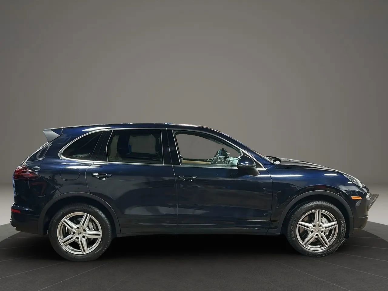 Used 2017 Porsche Cayenne S image 6