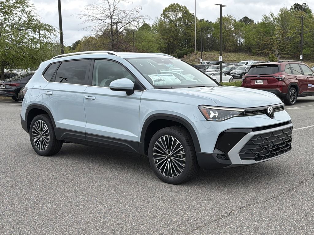 New 2026 Volkswagen Taos SE image 7