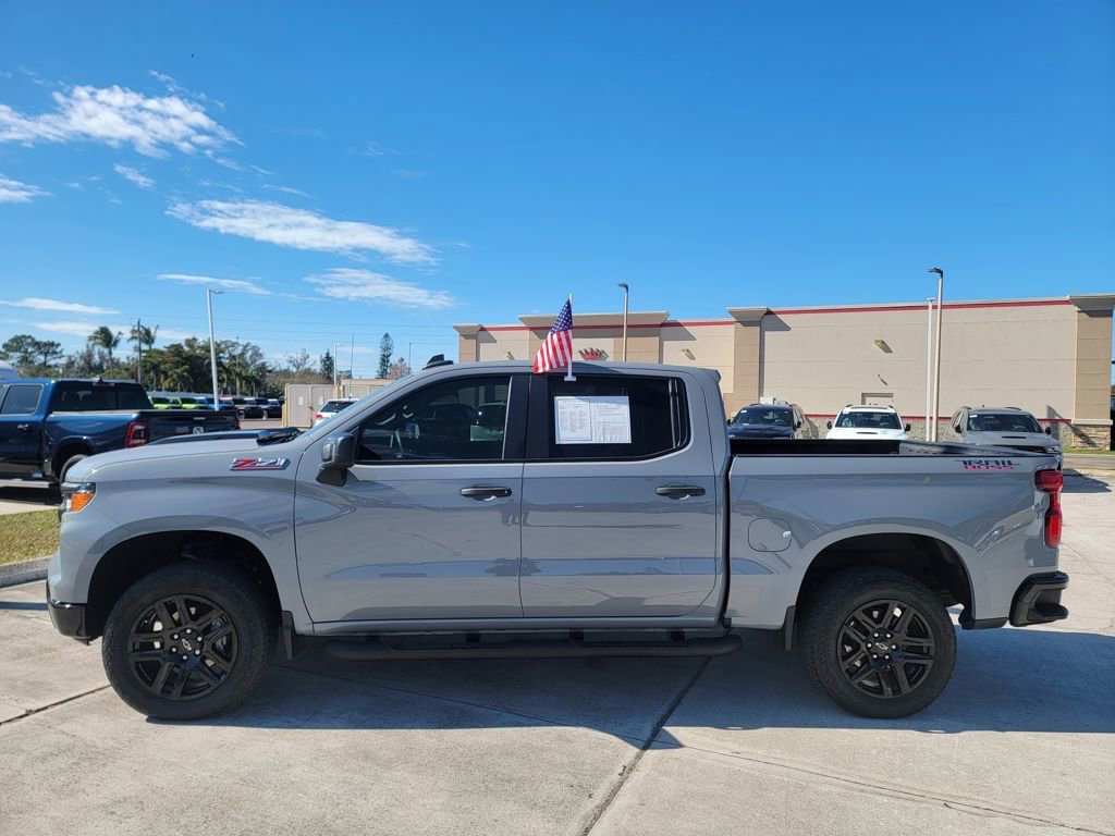 Used 2024 Chevrolet Silverado 1500 Custom Trail Boss w/ Turbomax Blackout Package image 2