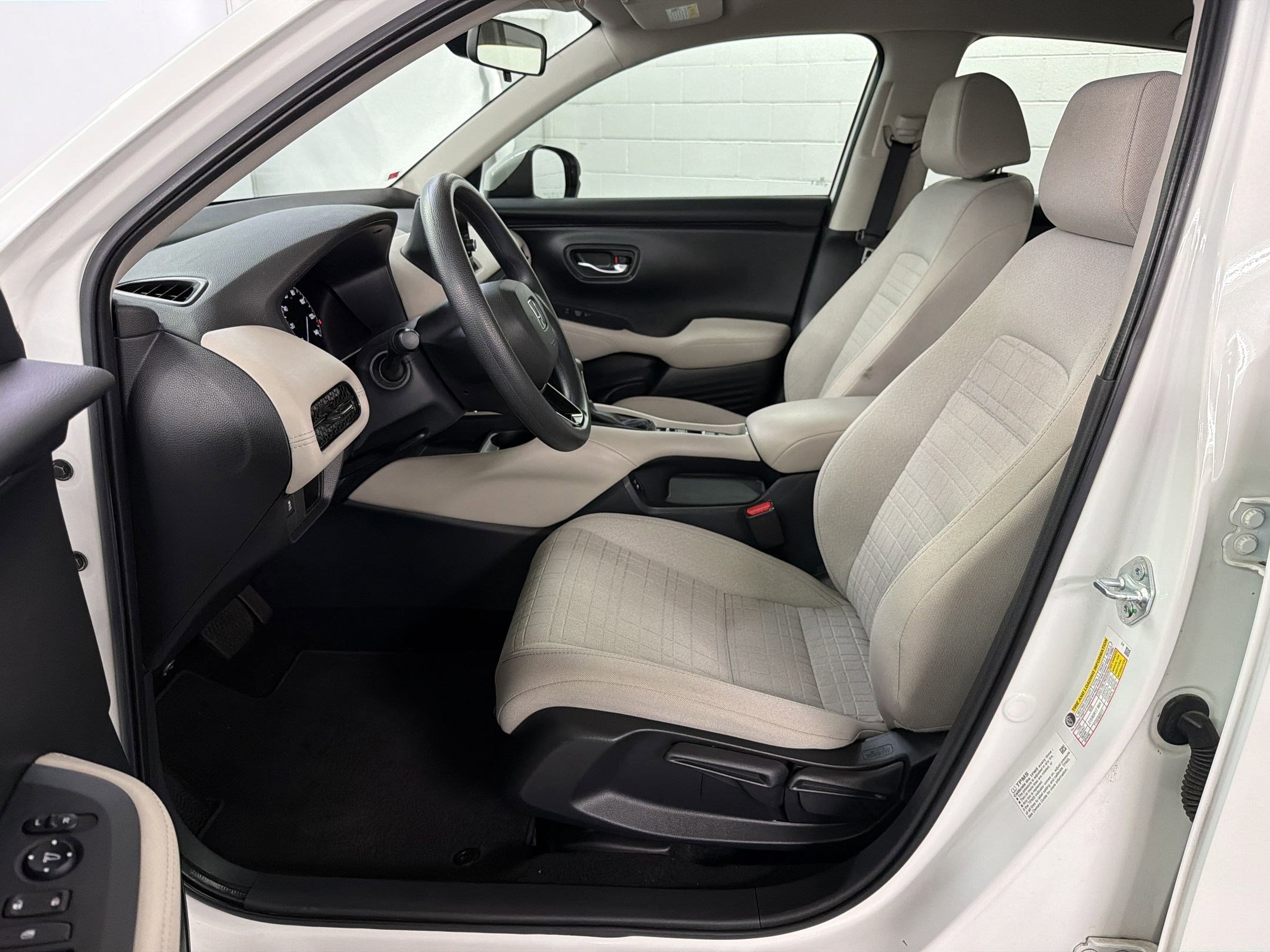 Certified 2024 Honda HR-V LX image 5