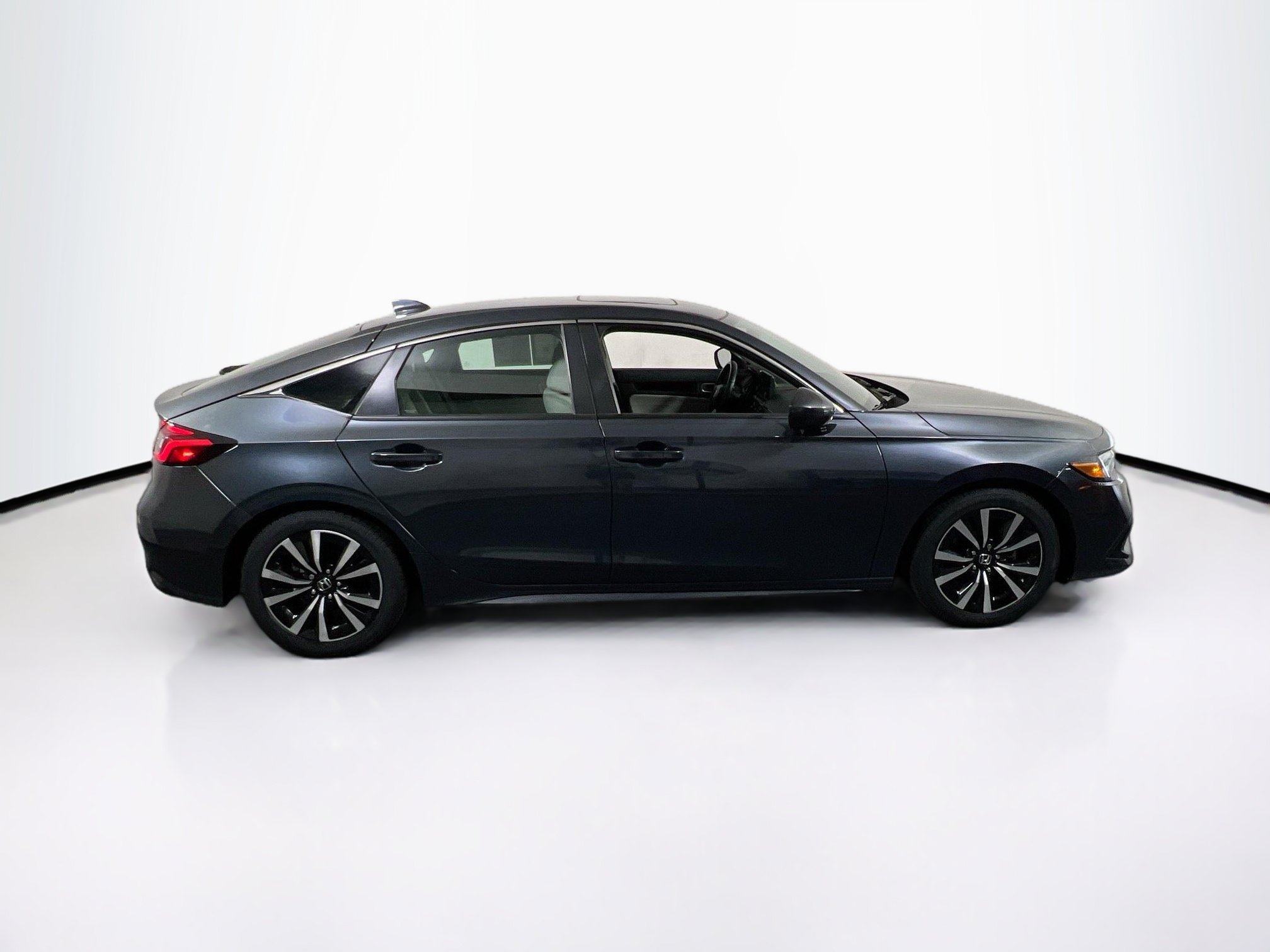 Used 2023 Honda Civic EX-L image 4