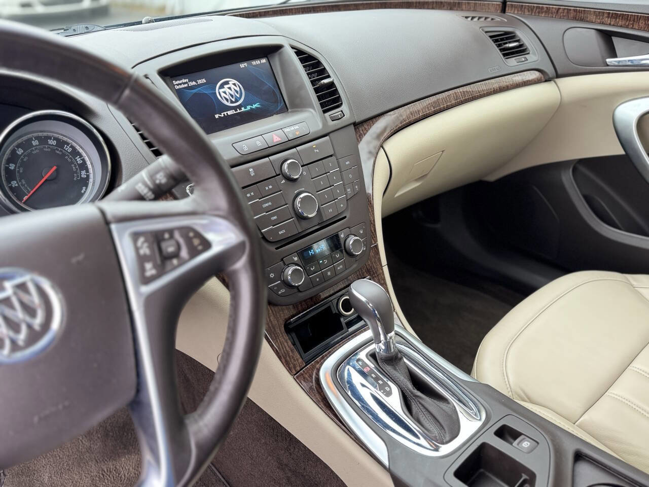 Used 2013 Buick Regal Premium image 15