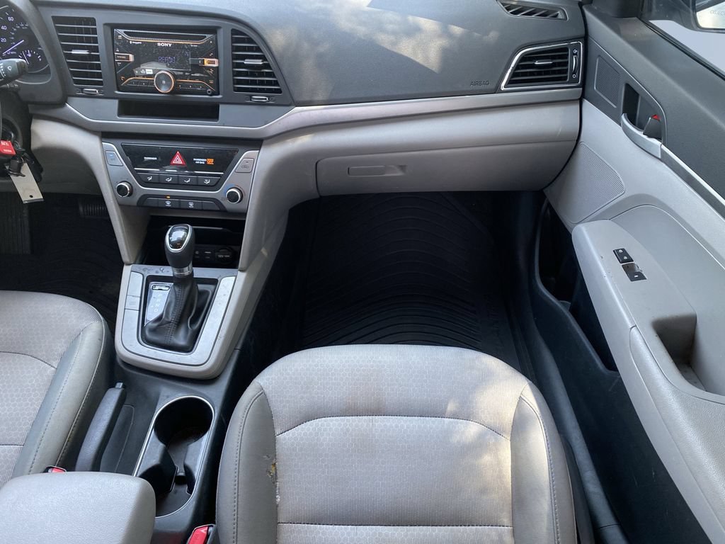 Used 2017 Hyundai Elantra SE FWD image 16