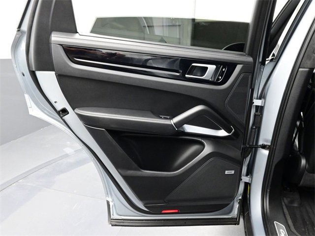 Used 2020 Porsche Cayenne Turbo image 8