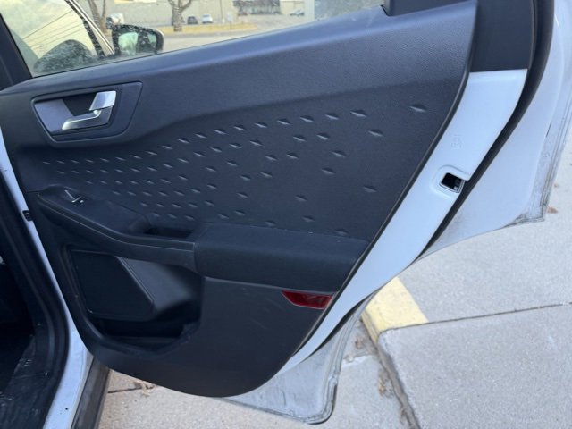 Used 2020 Ford Escape SE image 17