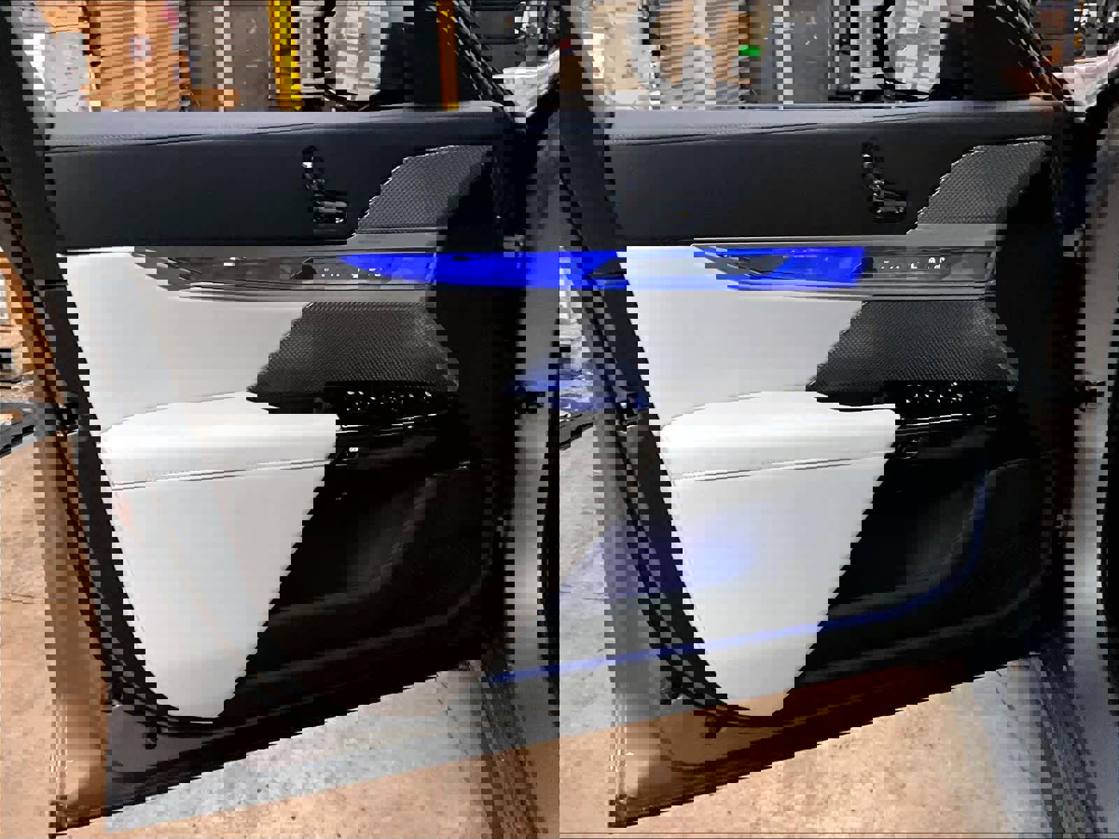 Certified 2025 BMW 760i xDrive 760i xDrive image 25