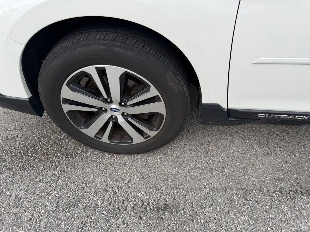 Used 2019 Subaru Outback 2.5i Limited AWD/4WD image 10