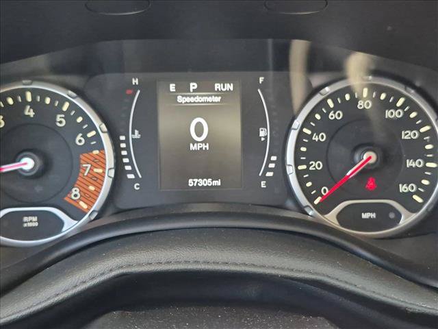 Used 2023 Jeep Renegade Latitude AWD/4WD image 9