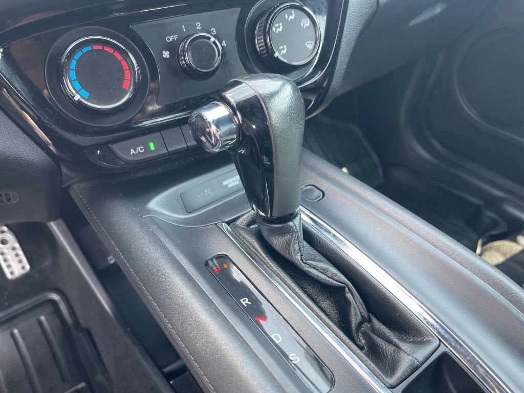 Used 2019 Honda HR-V Sport image 12