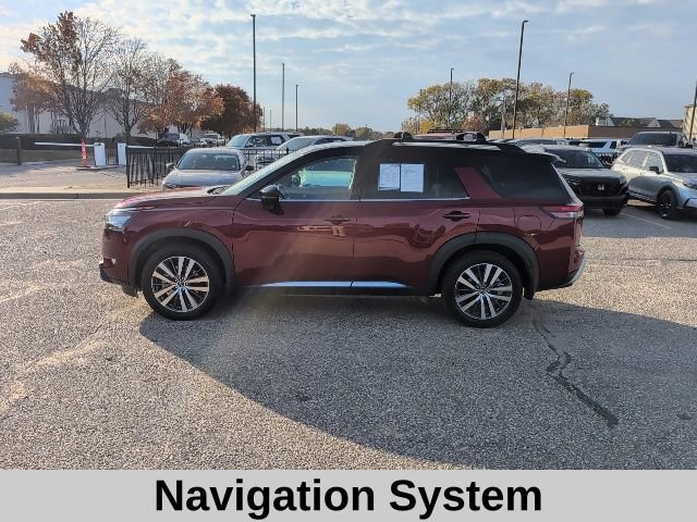 Used 2022 Nissan Pathfinder Platinum w/ Cargo Package image 3