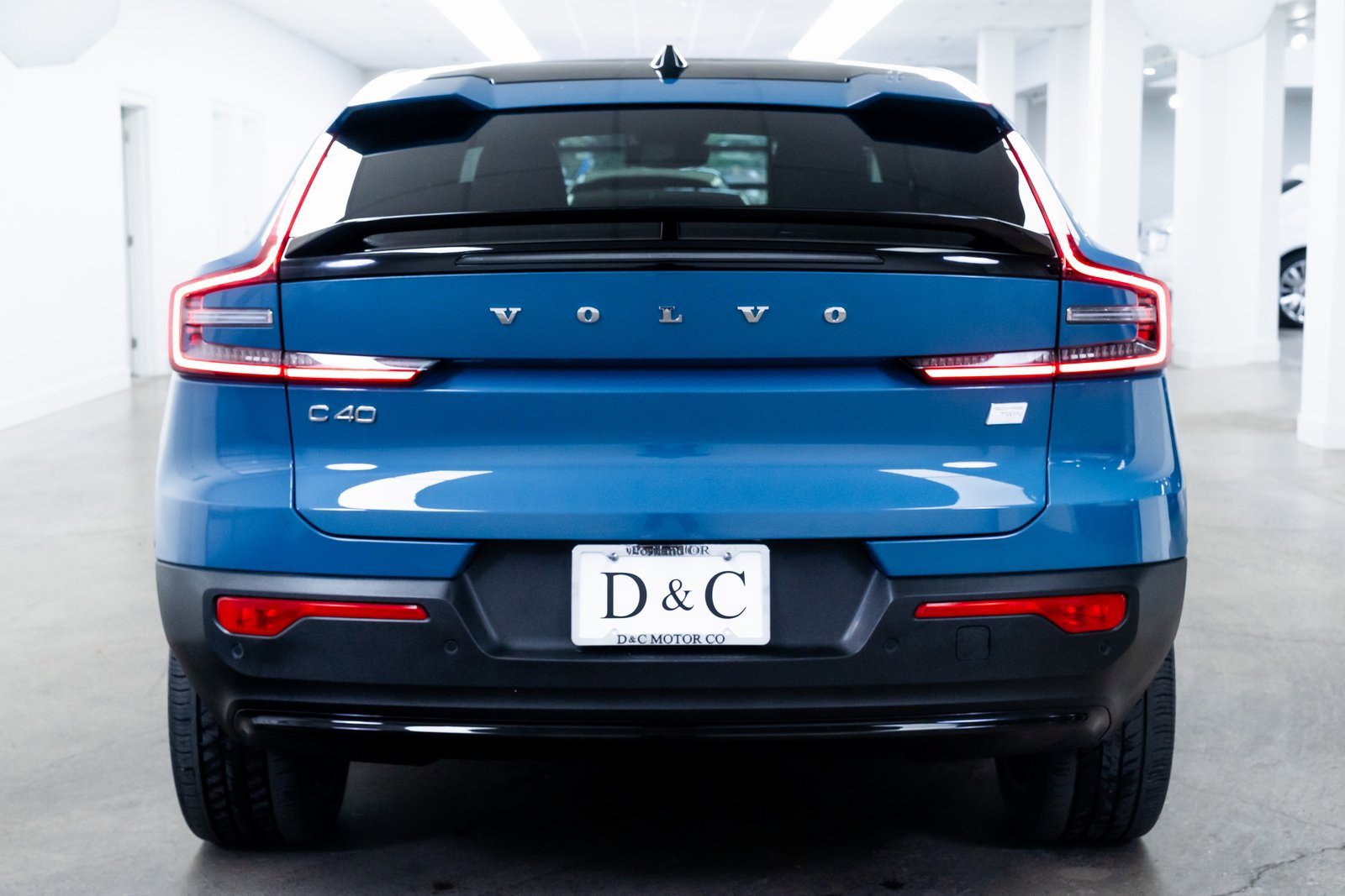 Used 2023 Volvo C40 P8 Recharge Plus w/ Climate Package image 5