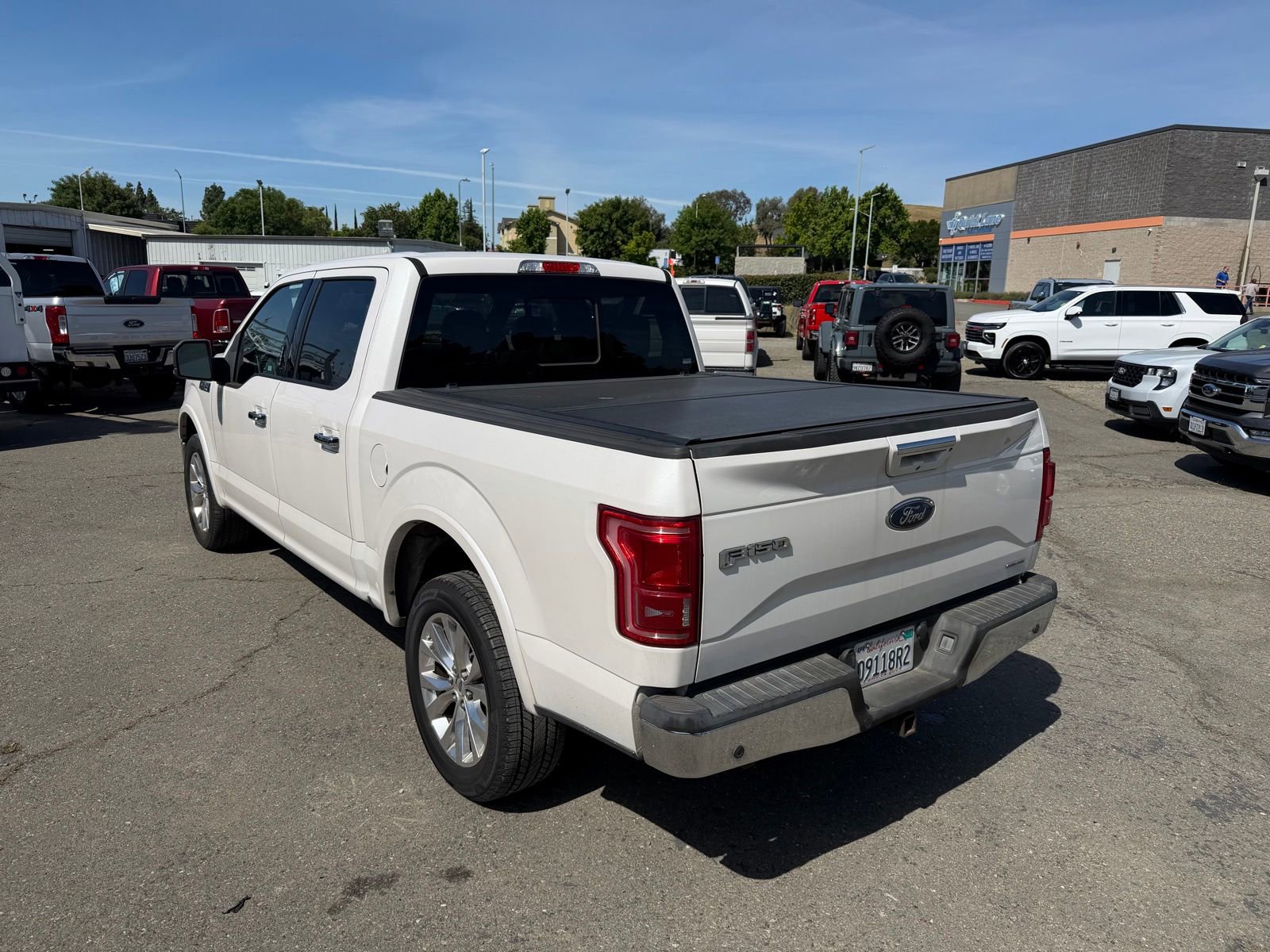 Used 2015 Ford F150 Lariat w/ Equipment Group 502A Luxury AWD/4WD image 3