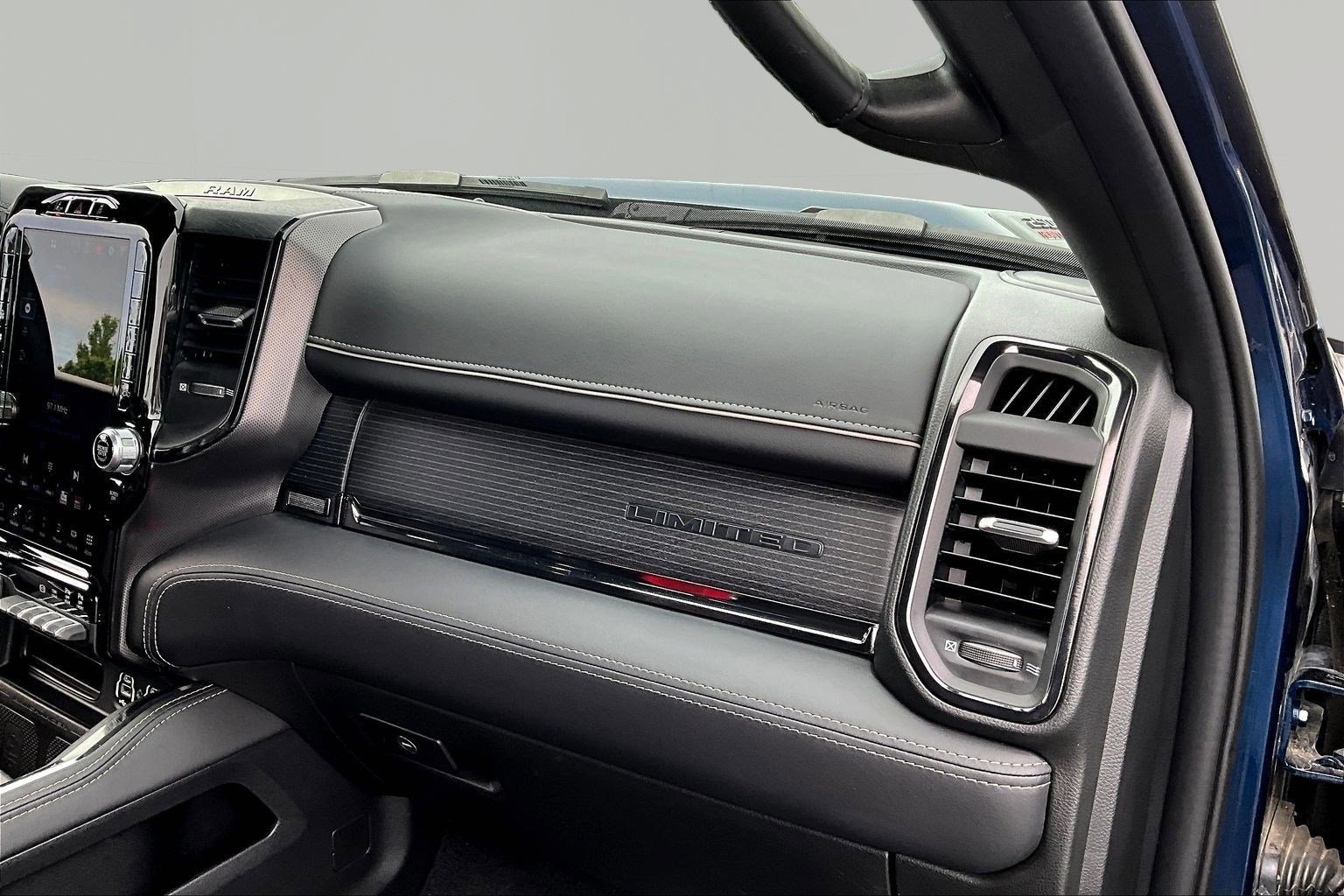 Used 2024 RAM 2500 Limited AWD/4WD image 27