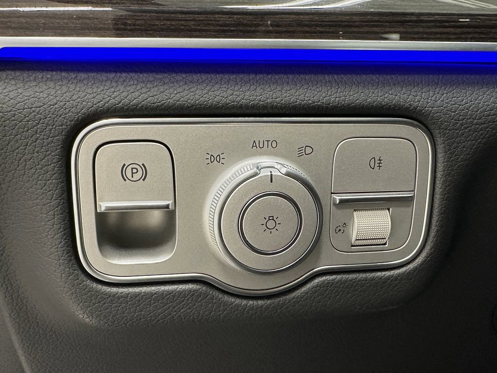 Certified 2025 Mercedes-Benz GLS 450 4MATIC image 37