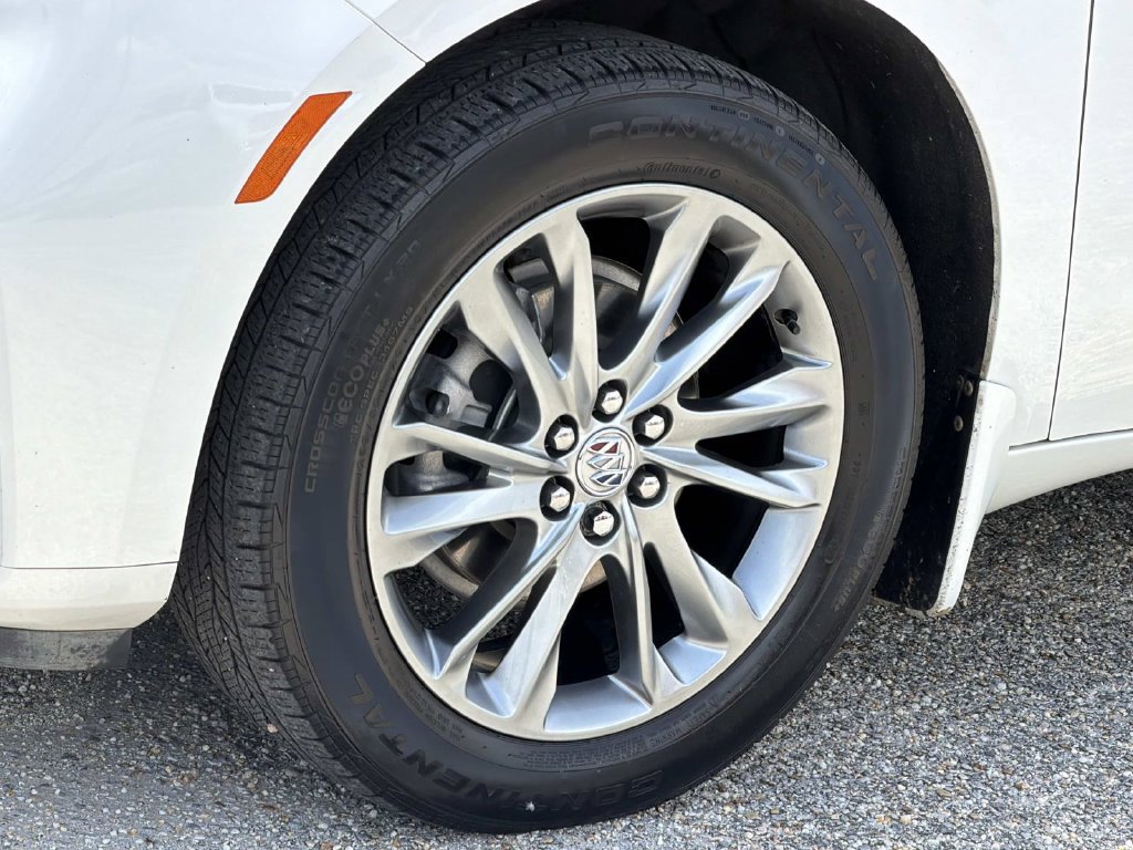 Used 2023 Buick Enclave Avenir FWD image 9
