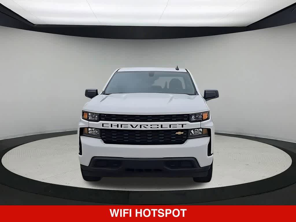 Used 2020 Chevrolet Silverado 1500 Custom w/ Custom Value Package AWD/4WD image 3