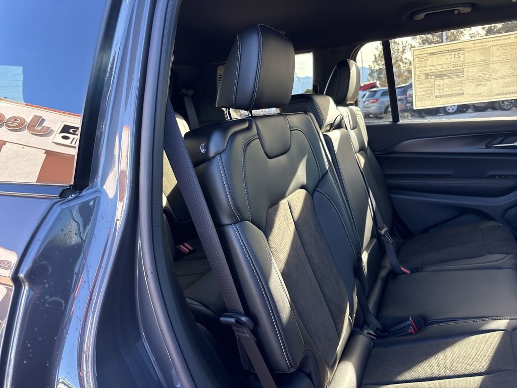 New 2025 Jeep Grand Cherokee L Altitude image 22