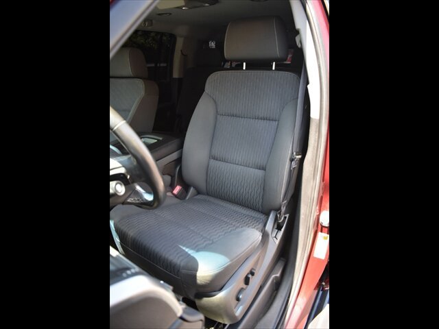 Used 2017 Chevrolet Suburban LS RWD image 16