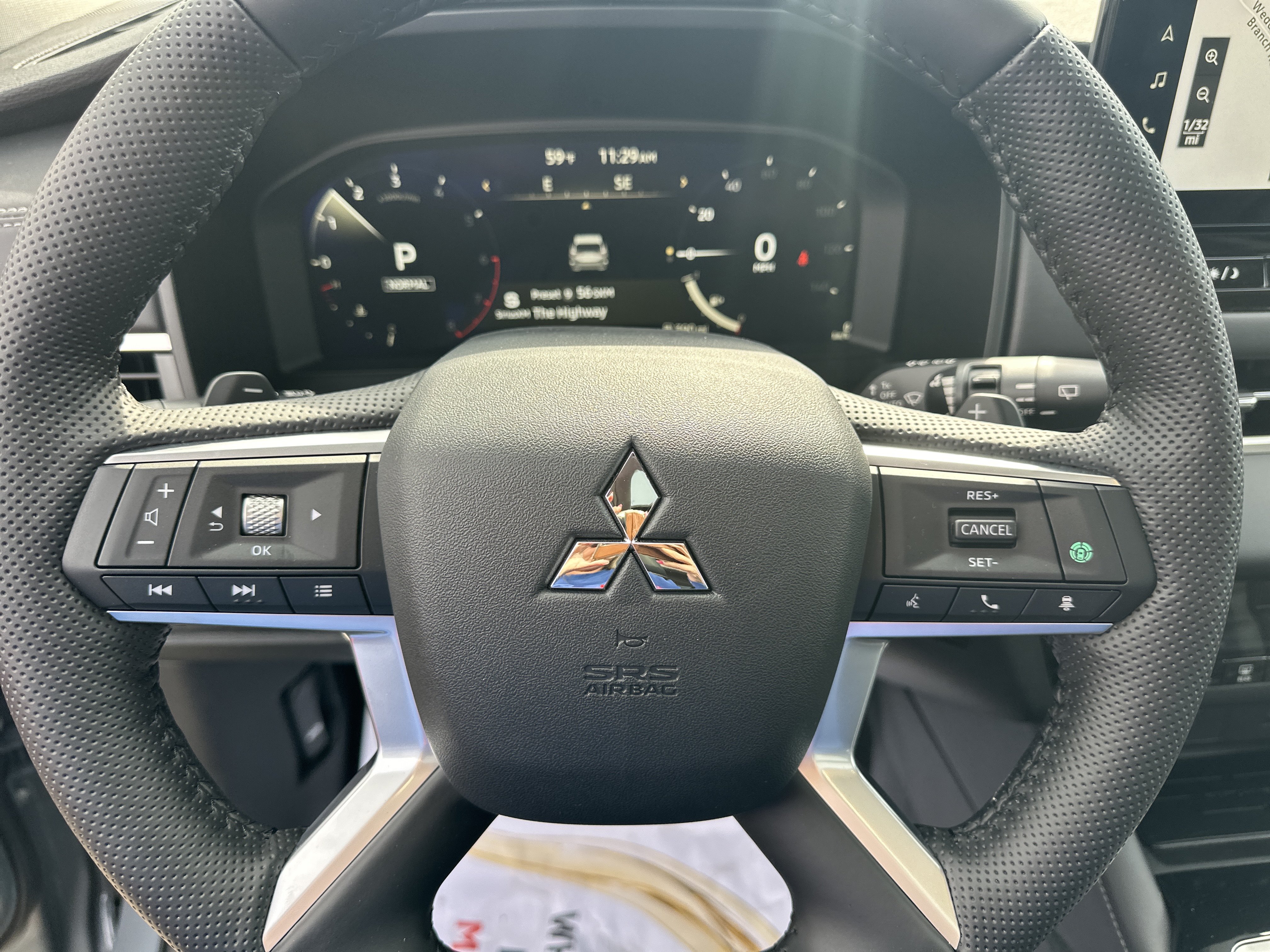 New 2026 Mitsubishi Outlander SE AWD/4WD image 12