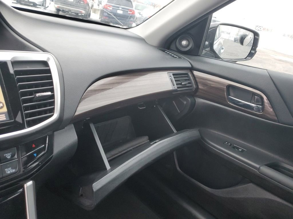 Used 2016 Honda Accord Touring image 20