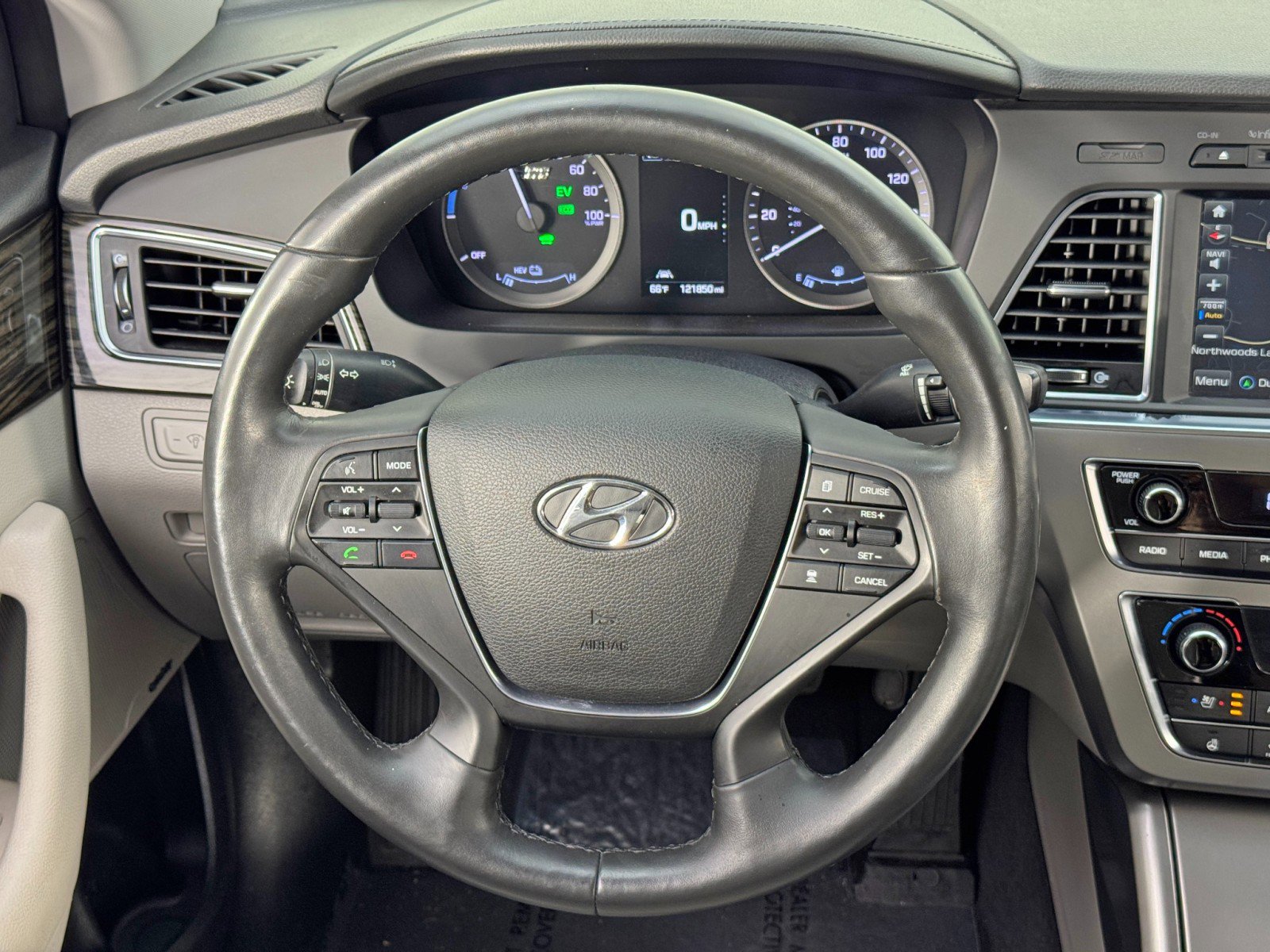 Used 2016 Hyundai Sonata Limited image 19