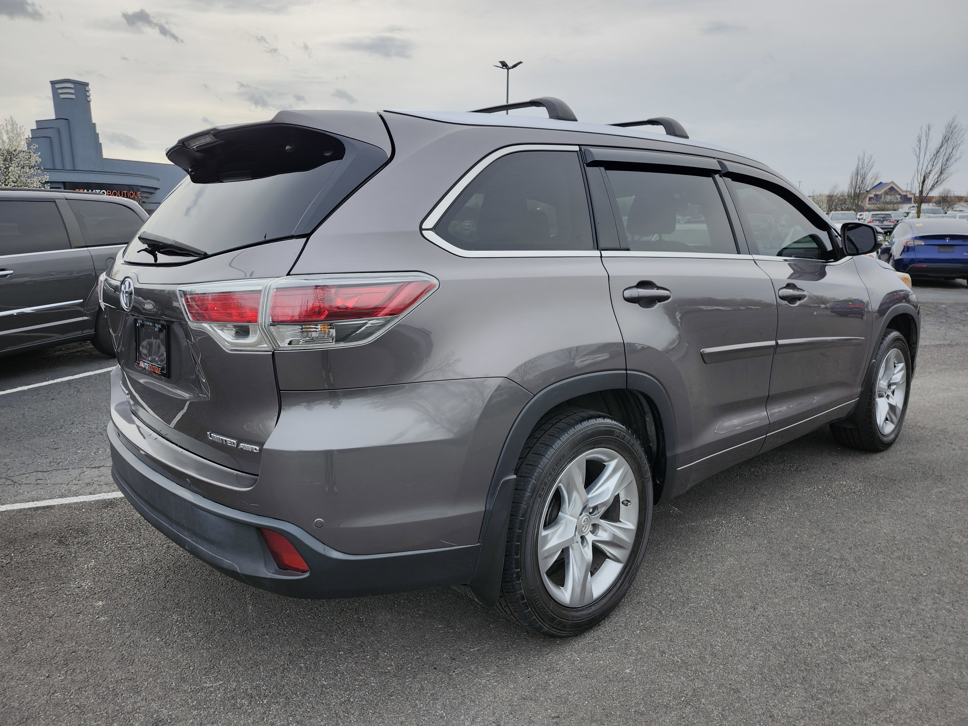 Used 2016 Toyota Highlander Limited image 17