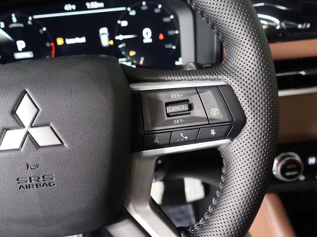 New 2026 Mitsubishi Outlander SEL image 44