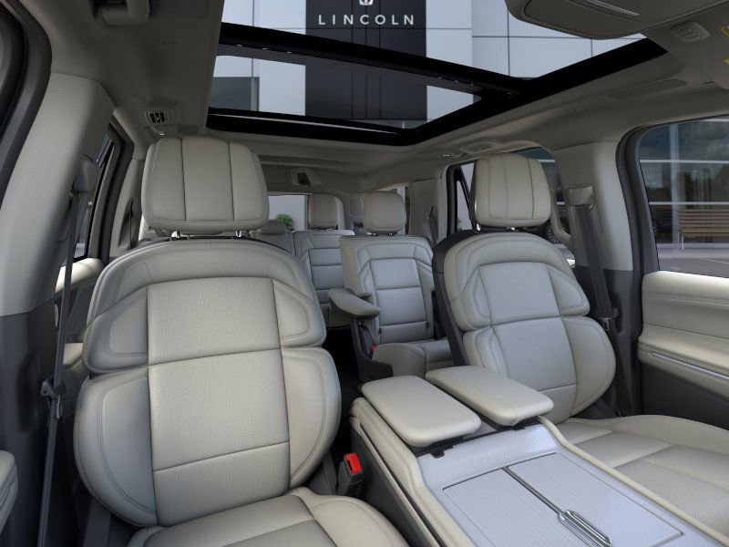 New 2025 Lincoln Navigator Reserve image 10