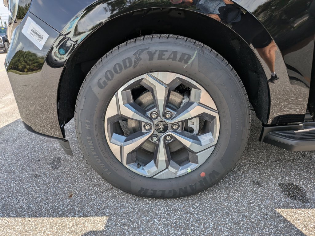 New 2027 Ford Expedition Active RWD image 31
