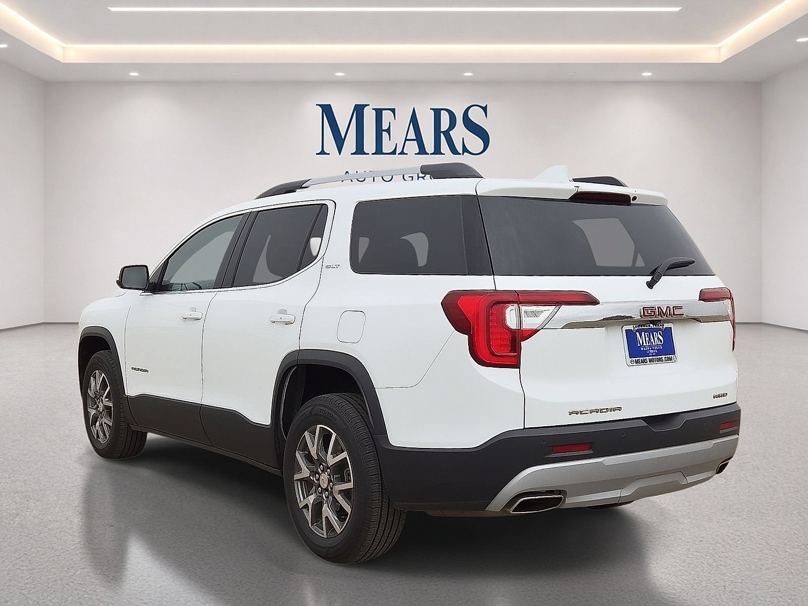 Used 2023 GMC Acadia SLT AWD/4WD image 3