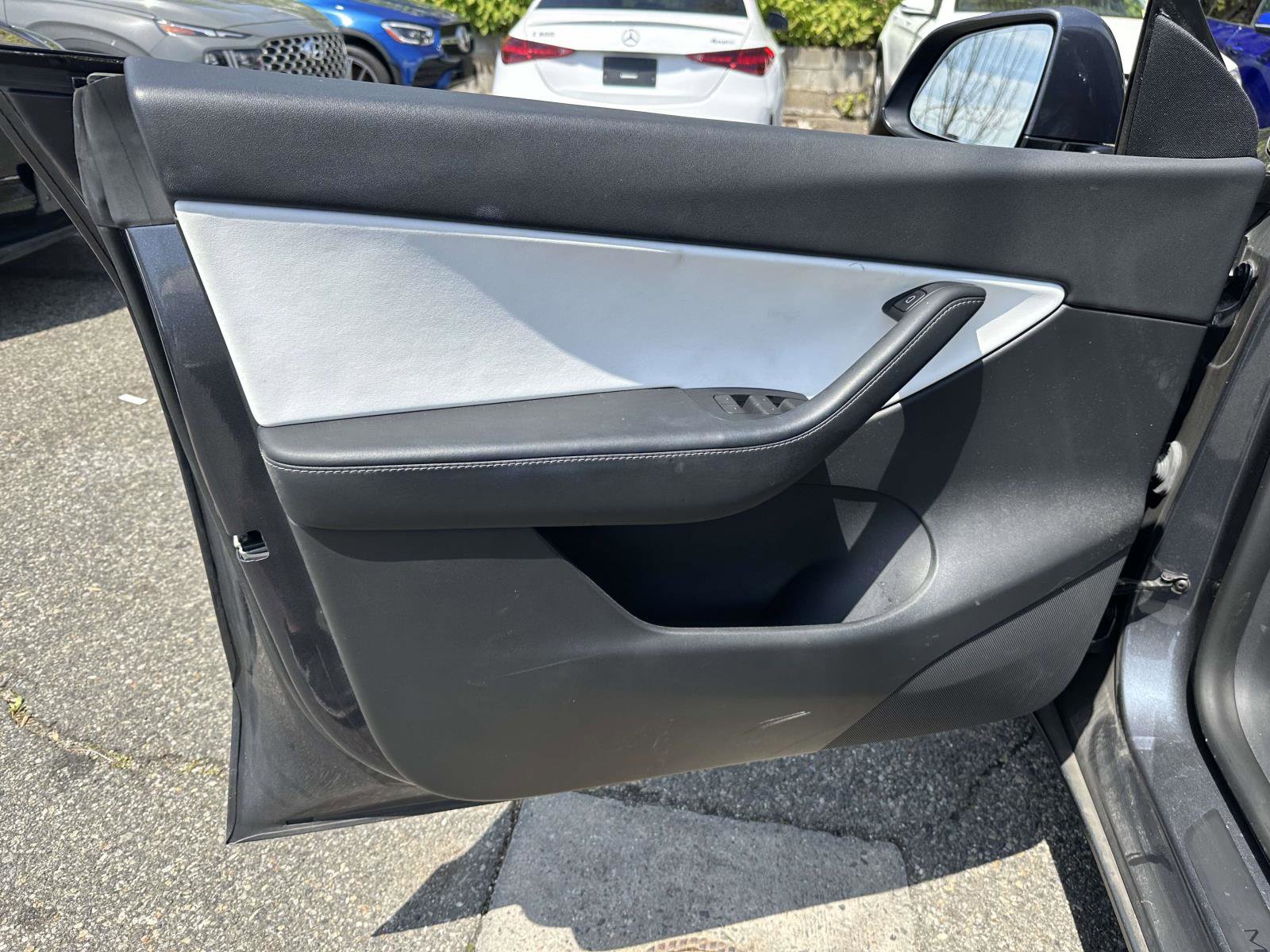 Used 2022 Tesla Model Y Long Range AWD/4WD image 12