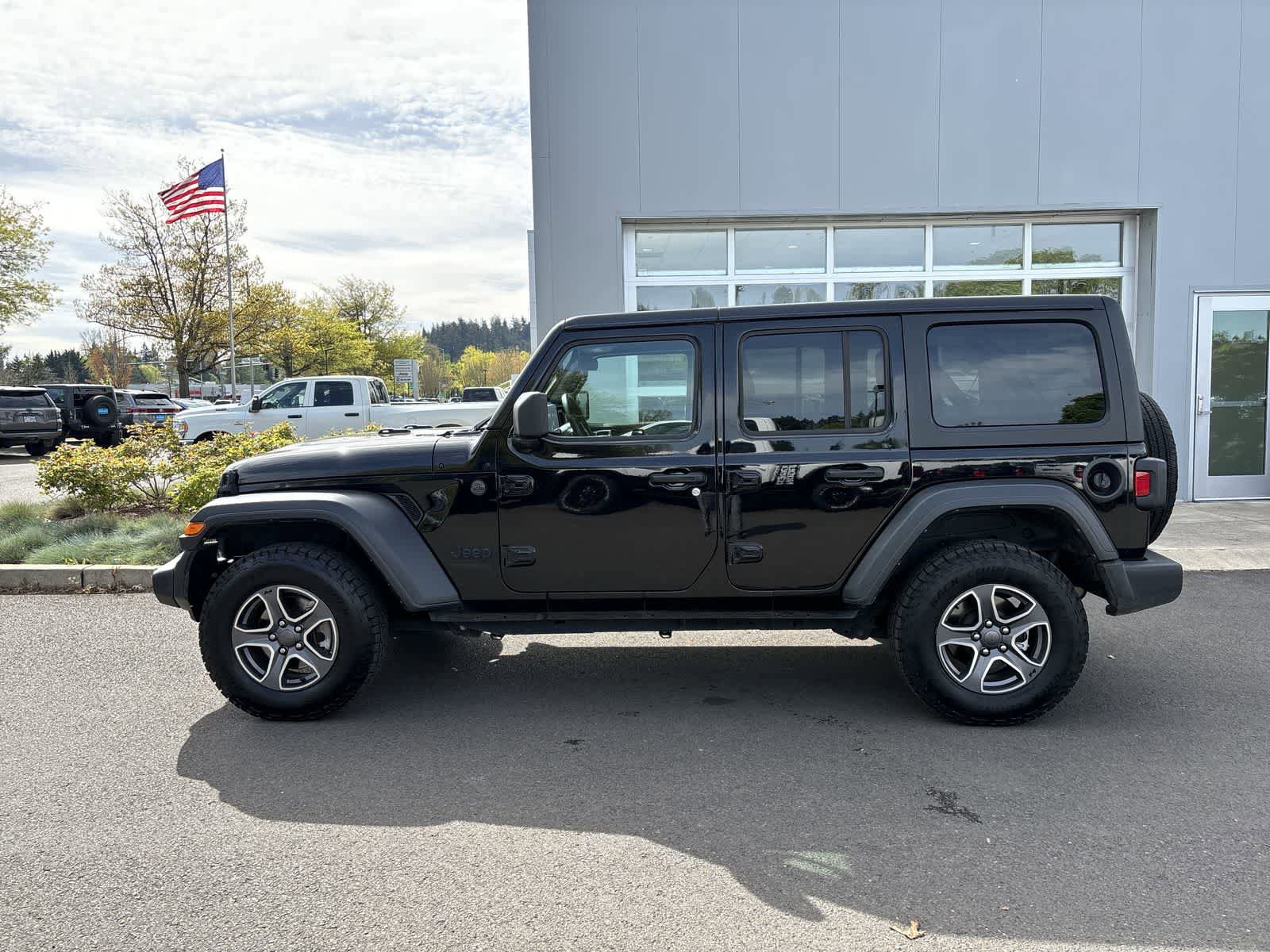 Certified 2022 Jeep Wrangler Unlimited Sport AWD/4WD image 2
