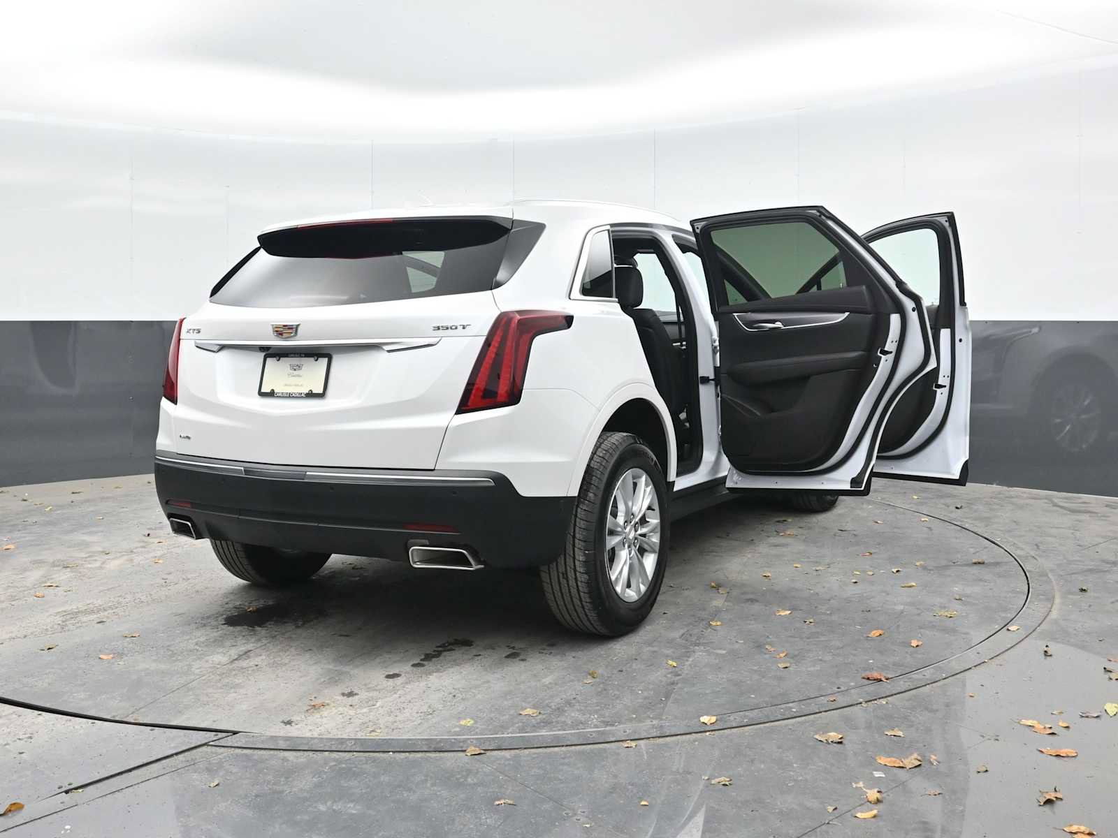 Used 2025 Cadillac XT5 Luxury w/ LPO, Floor Liner Package image 58