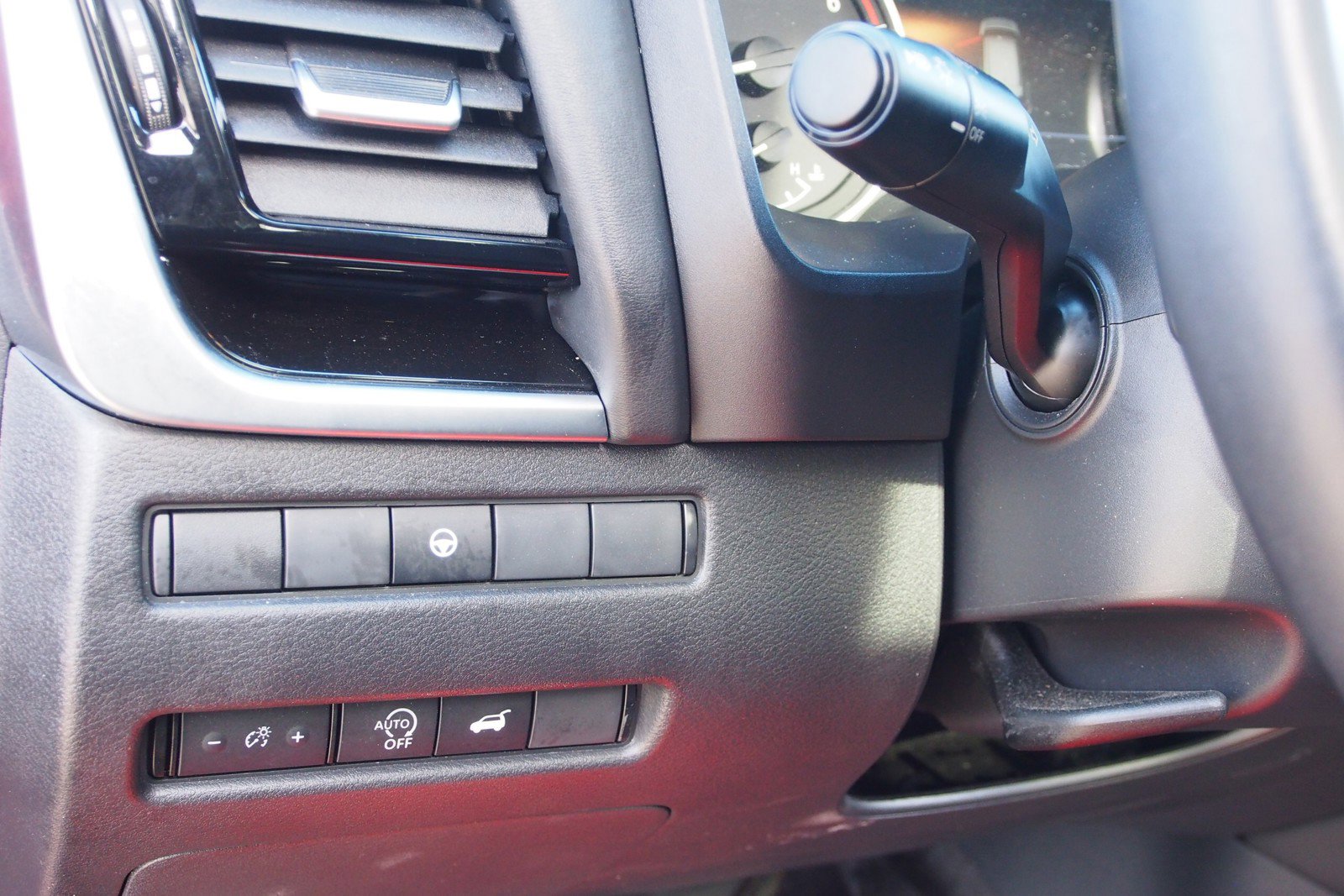 Used 2023 Nissan Rogue SL FWD image 20