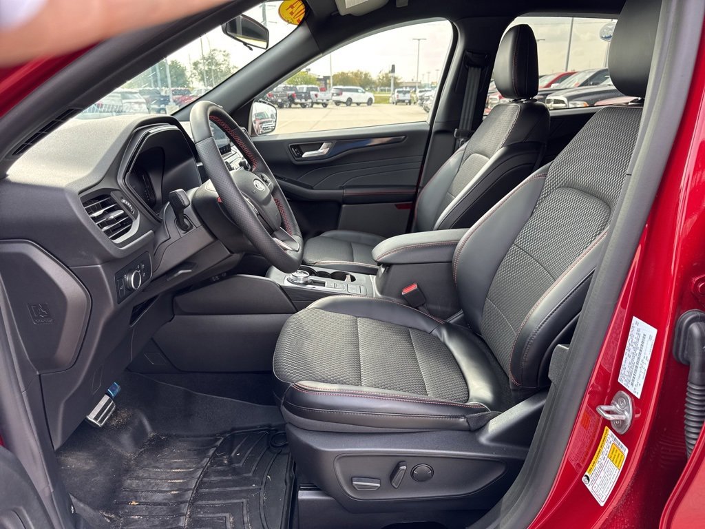 Certified 2024 Ford Escape ST-Line image 4