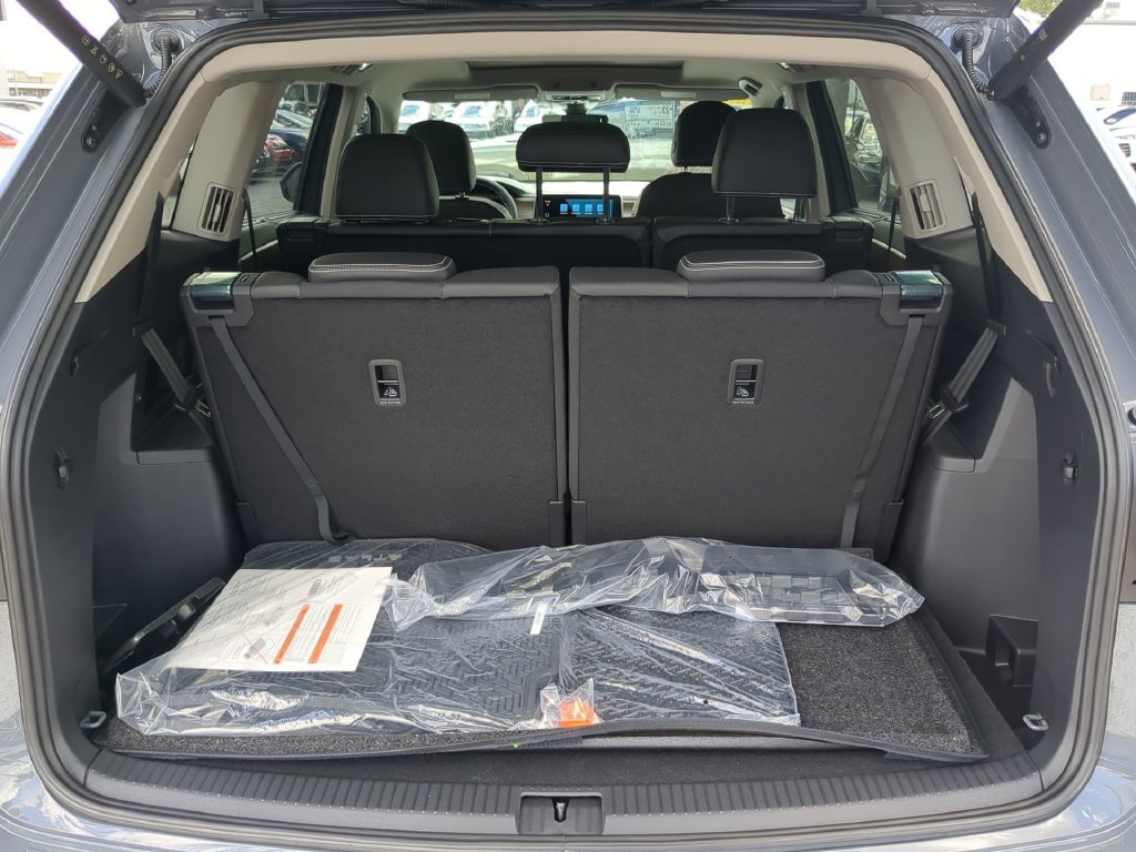 New 2026 Volkswagen Atlas SE FWD image 9