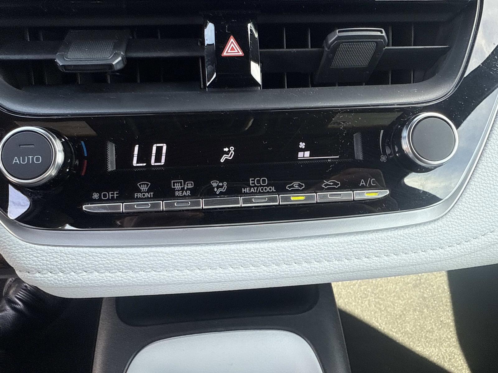 Used 2025 Toyota Corolla SE image 22