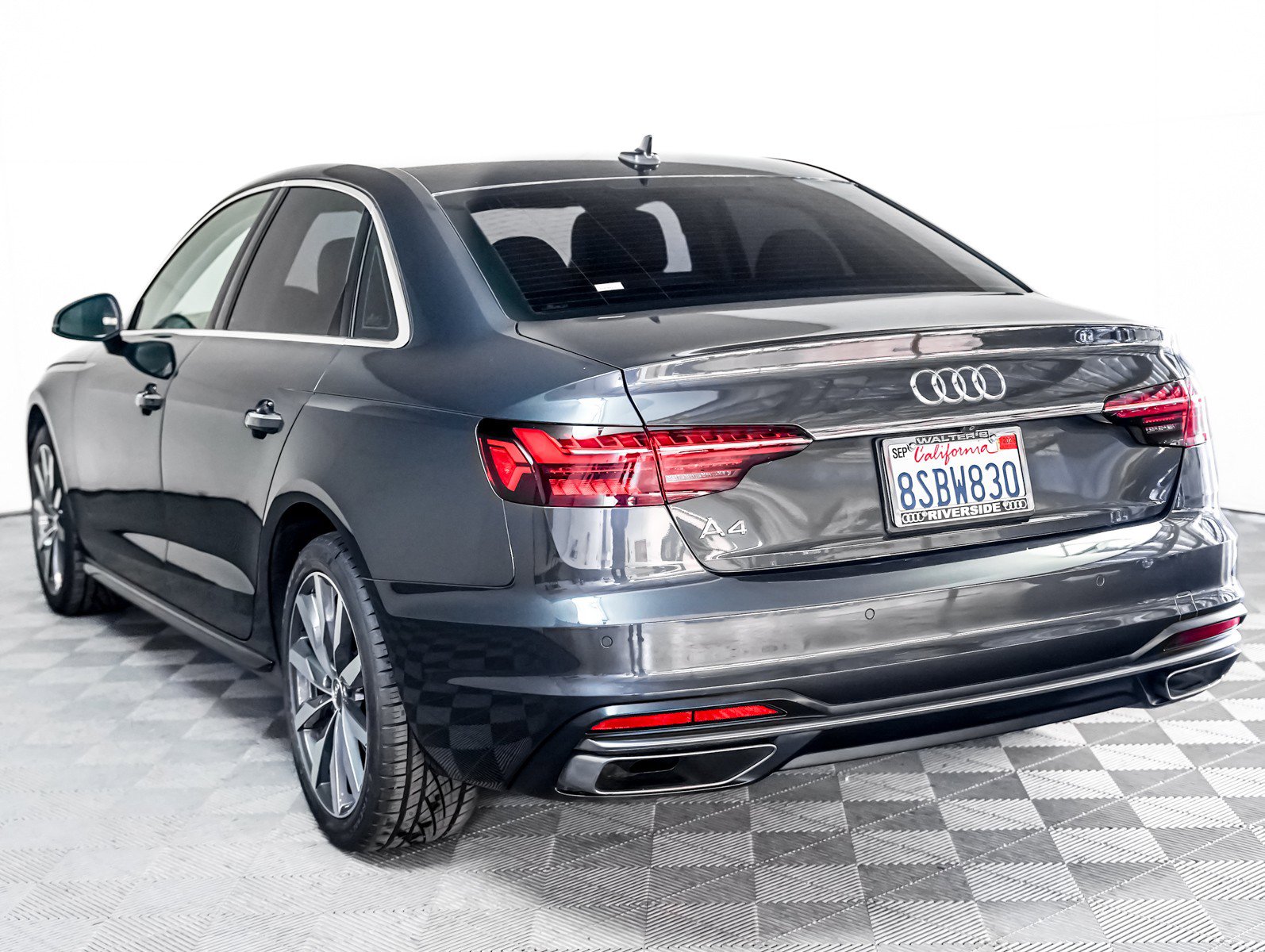 Used 2020 Audi A4 2.0T Premium Plus w/ Premium Plus Package image 2