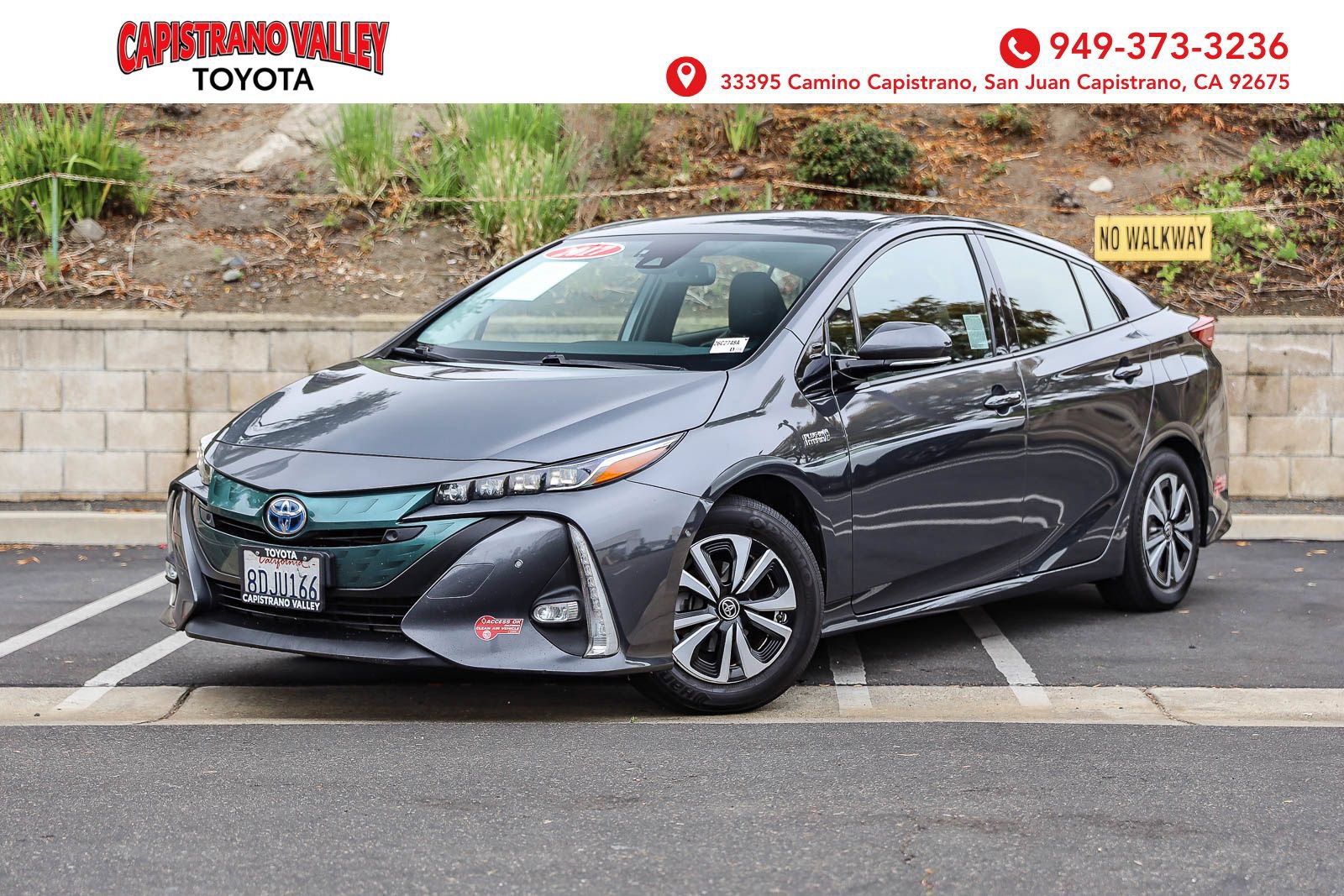Used 2017 Toyota Prius Prime Advanced w/ Preferred Accessory Package FWD image 1